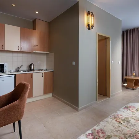 Avenue 2* ساني بيتش