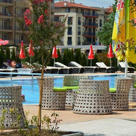 Avenue Σάνι Μπιτς