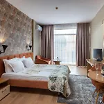 Hotel Avenue 2*