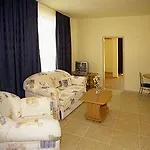 Avenue Hotel 2*