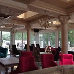 Hotel Avenue 2*